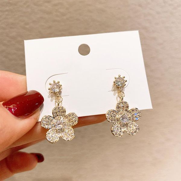 romantic crystal rhinestones stud earrings fashion korean pendant flower for women jewelry statement girl gift, Golden;silver
romantic crystal rhinestones stud earrings fashion korean pendant flower for women jewelry statement girl gift, Golden;silver