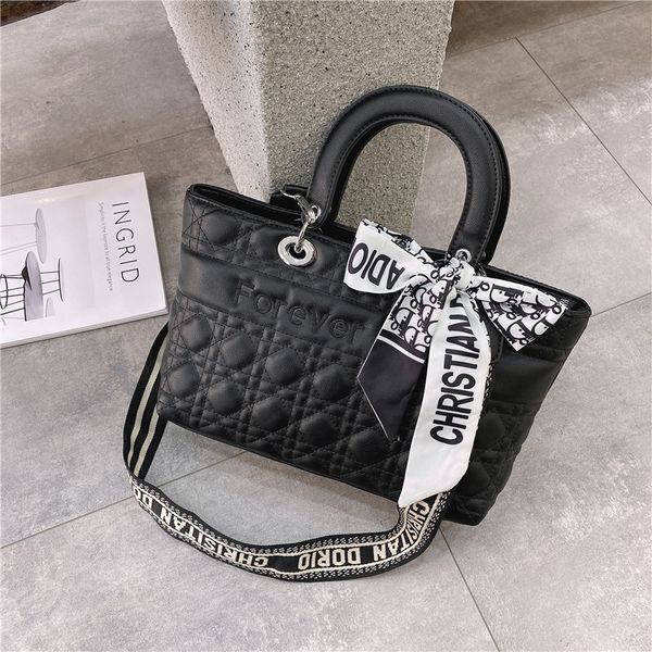 autumn luxurys bagsbag bagsclassic luxurys princess 4-lattice / winter 2020 new high-grade shoulder bag fashion versatile messenger handbag
autumn luxurys bagsbag bagsclassic luxurys princess 4-lattice / winter 2020 new high-grade shoulder bag fashion versatile messenger handbag