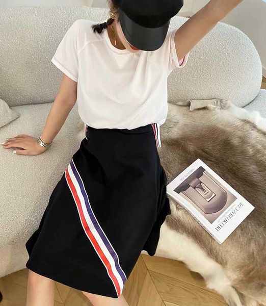 tb college style casual dress women's fashion round neck short sleeve t-shirt high waist thin contrast color stripe medium and long, White
tb college style casual dress women's fashion round neck short sleeve t-shirt high waist thin contrast color stripe medium and long, White