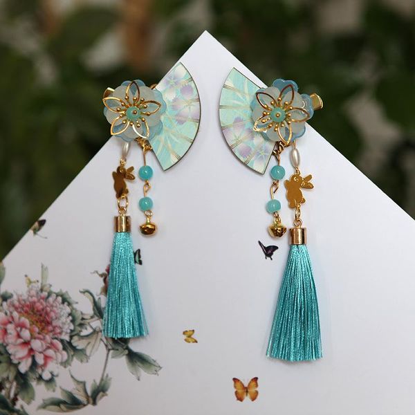 hair accessories girls' hanfu headdress, children's antique ornaments, tassels, flower hairpins, long bells, clip, Slivery;white
hair accessories girls' hanfu headdress, children's antique ornaments, tassels, flower hairpins, long bells, clip, Slivery;white