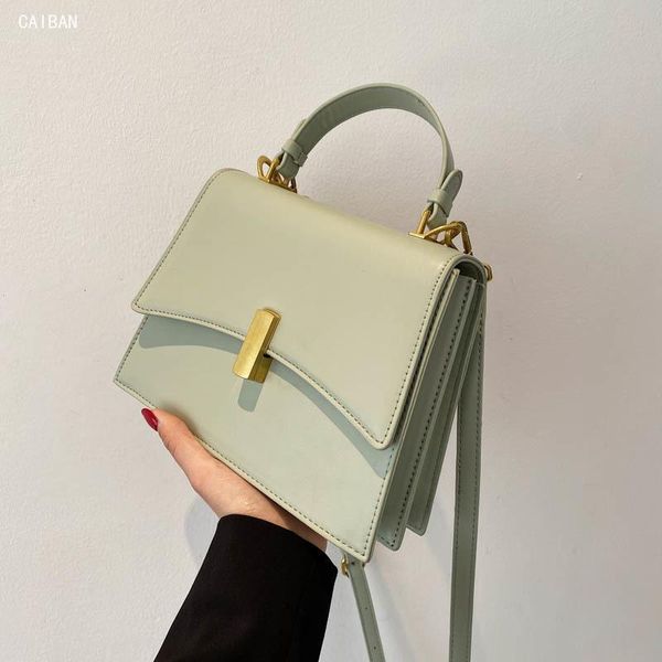 solid color square crossbody bag 2021 high-quality pu leather women's designer handbag high capacity shoulder messenger bags
solid color square crossbody bag 2021 high-quality pu leather women's designer handbag high capacity shoulder messenger bags