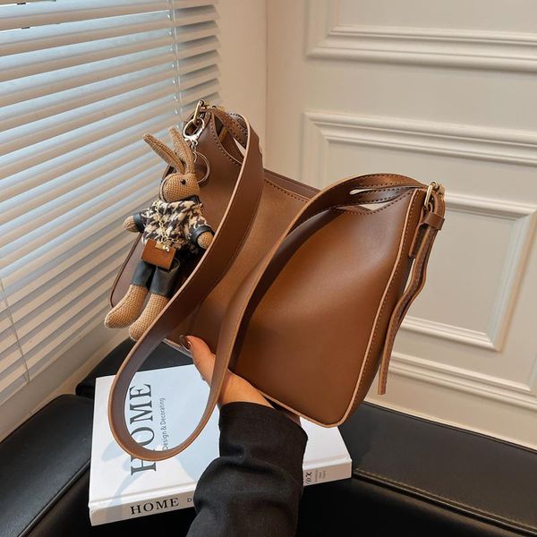 evening bags designer solid color luxury handbags shopping for women 2021 fashion trend handbag crossbody armpit travel lady bag
evening bags designer solid color luxury handbags shopping for women 2021 fashion trend handbag crossbody armpit travel lady bag