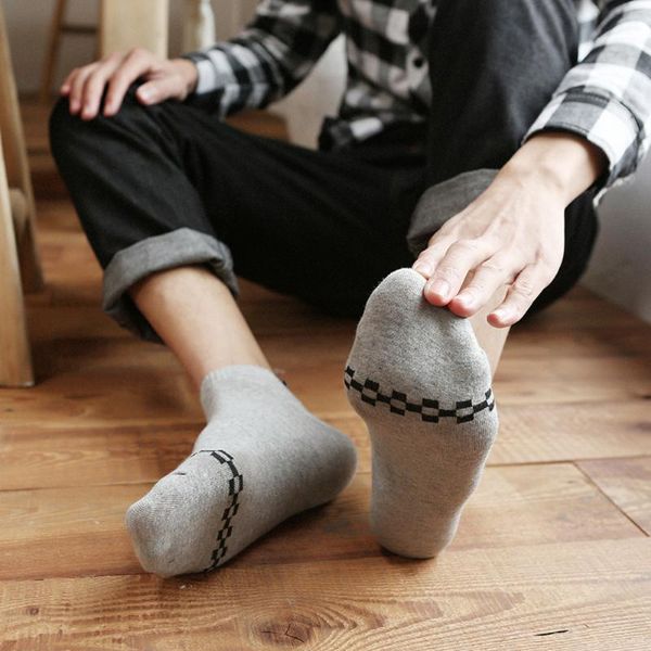 pairs/lot cotton men's socks breathable sports casual ankle fashion multi-colors daily men boys boat, Black
pairs/lot cotton men's socks breathable sports casual ankle fashion multi-colors daily men boys boat, Black