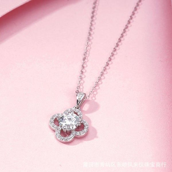 earrings & necklace s925 silver fashion four-leaf clover zircon moissanite chain collar ladies jewelry gifts
earrings & necklace s925 silver fashion four-leaf clover zircon moissanite chain collar ladies jewelry gifts