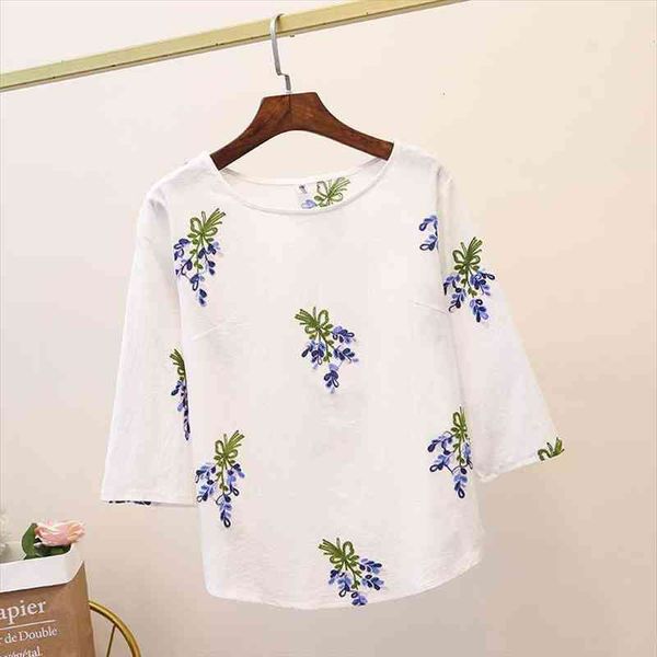 Blouse Women Plus Size White Cotton Floral Embroidered Blouses 3 4 Sleeve Ladies Tops Casual
Blouse Women Plus Size White Cotton Floral Embroidered Blouses 3 4 Sleeve Ladies Tops Casual