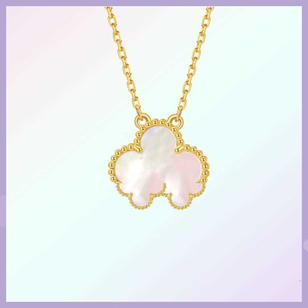 classic 18-karat gold lucky four-leaf clover necklace with stylish personality, Silver
classic 18-karat gold lucky four-leaf clover necklace with stylish personality, Silver