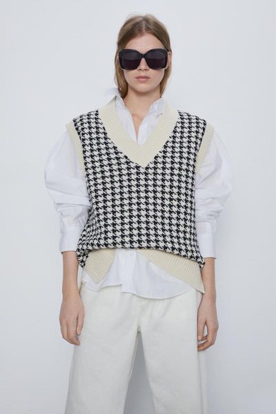 women's vests women 2021 fashion oversized houndstooth knitted vest sweater vintage sleeveless side vents female waistcoat chic t, Black;white
women's vests women 2021 fashion oversized houndstooth knitted vest sweater vintage sleeveless side vents female waistcoat chic t, Black;white