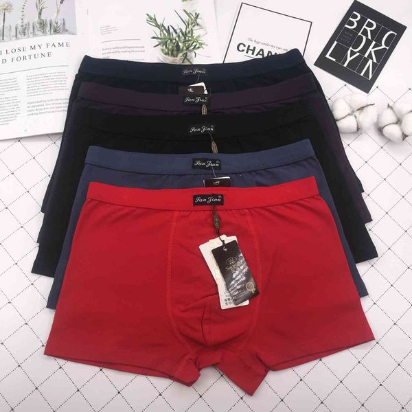 new three pointed breathable cotton comfortable men's boxer underwear for teenagers, Black;white
new three pointed breathable cotton comfortable men's boxer underwear for teenagers, Black;white
