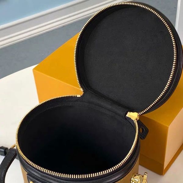 women luxurys designers bags 2021 lady's old flower donkey house cylinde crossbody bag zhouzhoubao123 designer handbags purse wallet ha
women luxurys designers bags 2021 lady's old flower donkey house cylinde crossbody bag zhouzhoubao123 designer handbags purse wallet ha