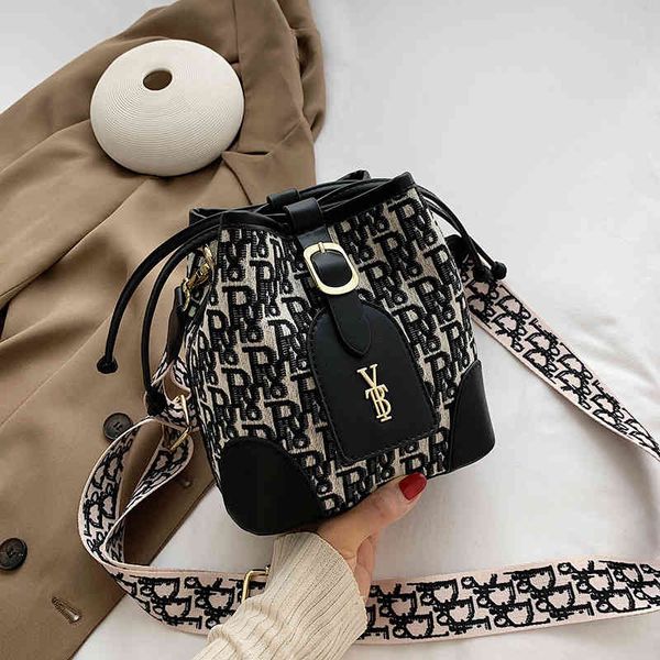 bag women's new korean fashion messenger bag net red bucket foreign 75% off factory outlet online sales, Black;red
bag women's new korean fashion messenger bag net red bucket foreign 75% off factory outlet online sales, Black;red