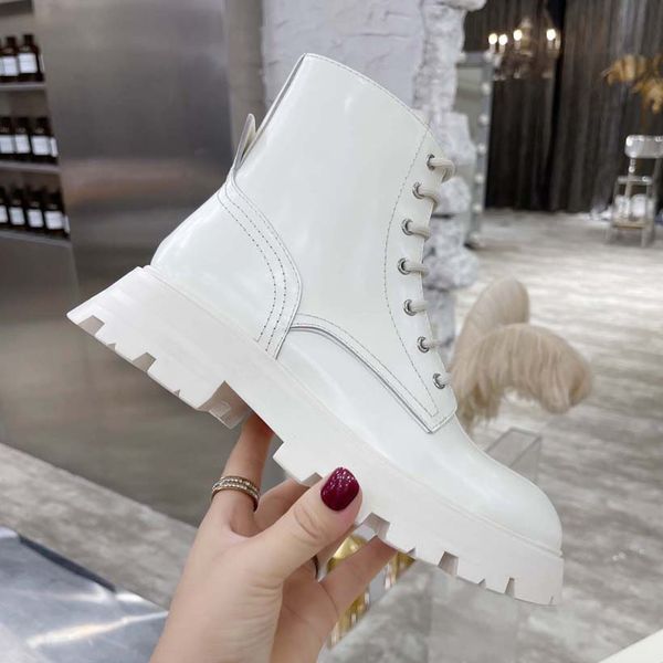latest women designer boots martin desert boot ankle bottes open-edge beaded cowhide upper silk cow lining non-slip wear-resistant rubber ou, Black
latest women designer boots martin desert boot ankle bottes open-edge beaded cowhide upper silk cow lining non-slip wear-resistant rubber ou, Black