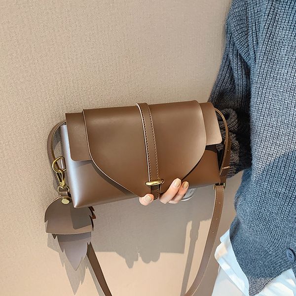 handbag women bags designer retro baguette bag underarm bag new niche design sense shoulder bags pu leather solid crossbody bag
handbag women bags designer retro baguette bag underarm bag new niche design sense shoulder bags pu leather solid crossbody bag