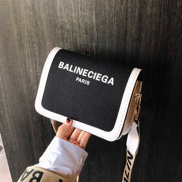 2022 fashion niche design small square bag summer letter wide strap shoulder messenger bags women purse and handbags bags
2022 fashion niche design small square bag summer letter wide strap shoulder messenger bags women purse and handbags bags
