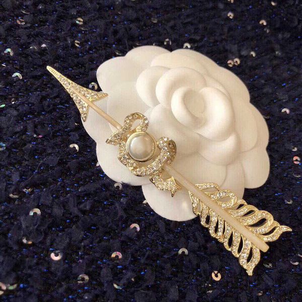 brand fashion jewelry vintage vintage style narrow brooch sweater jewelry light gold color fine cute lovely luxury, Gray
brand fashion jewelry vintage vintage style narrow brooch sweater jewelry light gold color fine cute lovely luxury, Gray