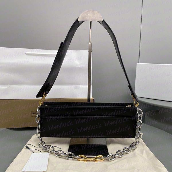 women shoulder bags 2021 fashion handbags classic party baguette small square solid suede leather silver chain 30*10.5*4.5cm
women shoulder bags 2021 fashion handbags classic party baguette small square solid suede leather silver chain 30*10.5*4.5cm