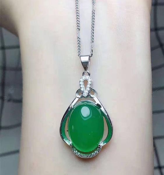 pendant necklaces exquisite all natural green ellipse shape glacial bright clear transparent chalcedony necklace, Silver 
pendant necklaces exquisite all natural green ellipse shape glacial bright clear transparent chalcedony necklace, Silver