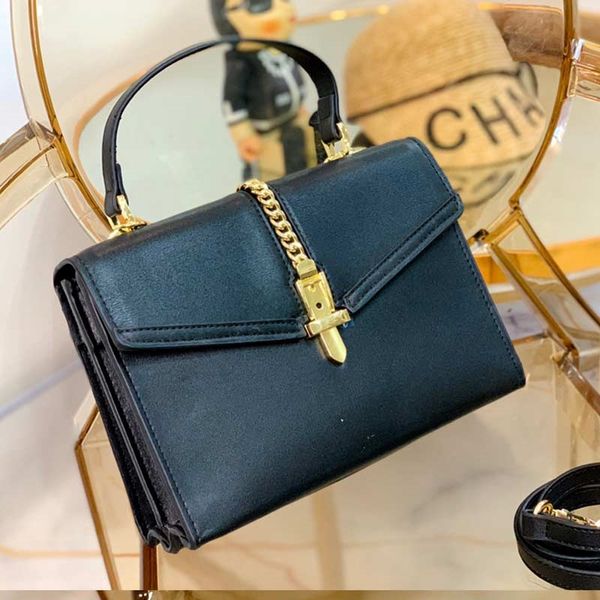 women messenger bags classic flap bag shoulder purse crossbody bag ladies handbag purse genuine real leather wallet
women messenger bags classic flap bag shoulder purse crossbody bag ladies handbag purse genuine real leather wallet