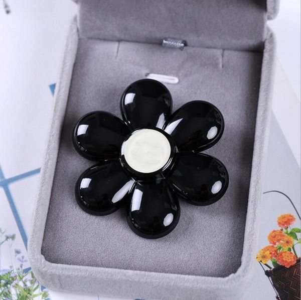 korean letter brooch temperament sun flower clothing luggage accessories women fast delivery, Gray
korean letter brooch temperament sun flower clothing luggage accessories women fast delivery, Gray