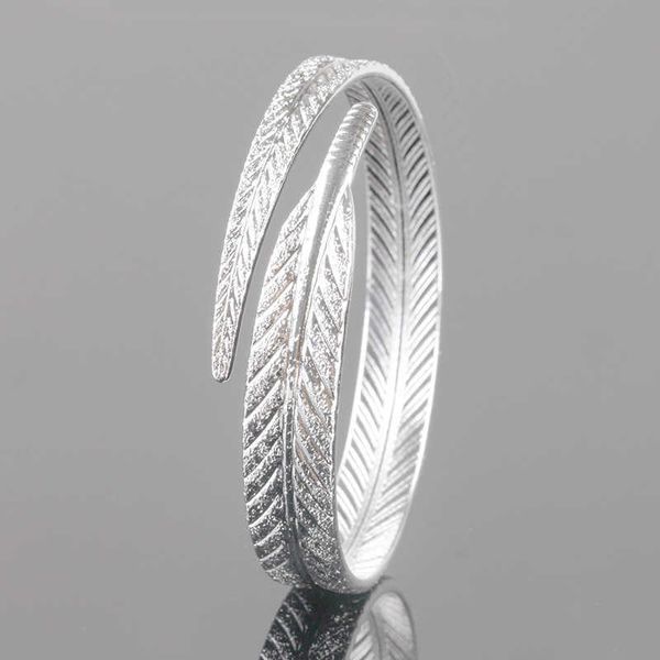 utimtree fashion trendy open cuff bracelet bangles for women simple feather adjustable bracelets bangles femme jewelry birthday q0719, Black
utimtree fashion trendy open cuff bracelet bangles for women simple feather adjustable bracelets bangles femme jewelry birthday q0719, Black