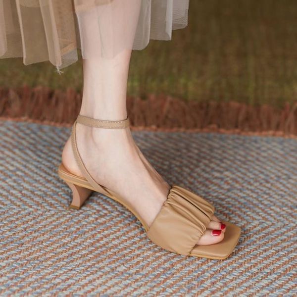 sandals 2021 special-shaped heel temperament female summer fairy style leather buckle mid-heel roman shoes, Black
sandals 2021 special-shaped heel temperament female summer fairy style leather buckle mid-heel roman shoes, Black