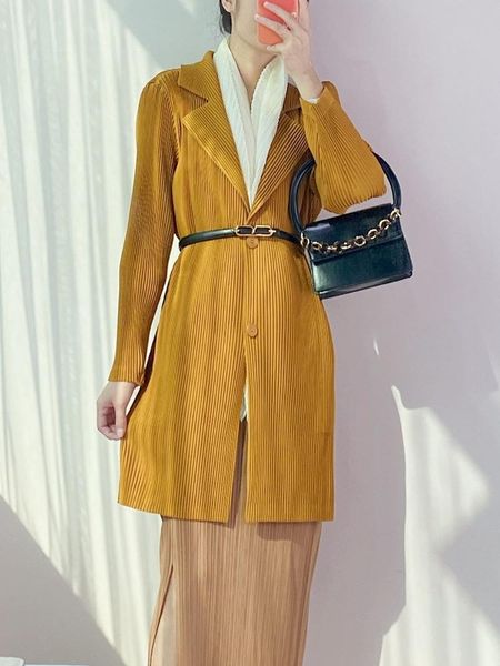 women's suits & blazers changpleat 2021 autumn thick blazer women miyak fold fashion solid long-sleeved slim slimming mid-length windbr, White;black
women's suits & blazers changpleat 2021 autumn thick blazer women miyak fold fashion solid long-sleeved slim slimming mid-length windbr, White;black