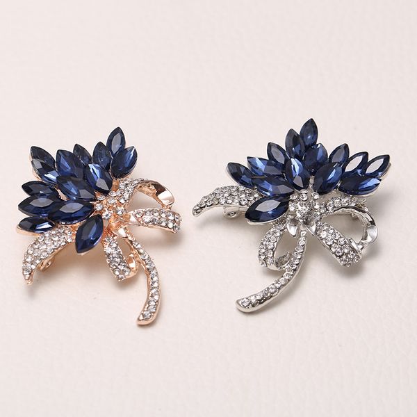 factory crystal glass ink blue alloy brooch rose gold white k diamond brooch christmas
factory crystal glass ink blue alloy brooch rose gold white k diamond brooch christmas