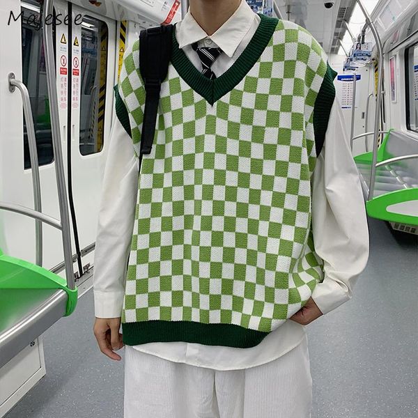 men's vests retro plaid sweater men oversize harajuku teenager couple cozy v-neck outwear knitted sleeveless jumpers males clothes, Black;white
men's vests retro plaid sweater men oversize harajuku teenager couple cozy v-neck outwear knitted sleeveless jumpers males clothes, Black;white