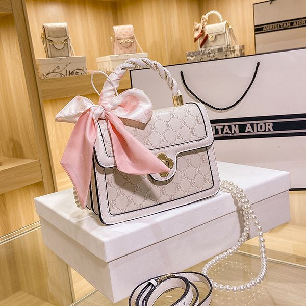 evening bag fashion pearl cool bear embossed girl's small square fashionable comfortable double shoulder strap single solid color
evening bag fashion pearl cool bear embossed girl's small square fashionable comfortable double shoulder strap single solid color