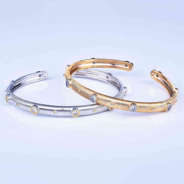 fashion open bracelet inlay cubic zircon wire drawing design simple two color jewelry for women wedding party anniversary gift, Golden;silver
fashion open bracelet inlay cubic zircon wire drawing design simple two color jewelry for women wedding party anniversary gift, Golden;silver