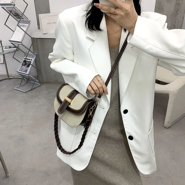 hbp brown casual bag female 2022 fresh fashion underarm shoulder vintage wild saddle bags
hbp brown casual bag female 2022 fresh fashion underarm shoulder vintage wild saddle bags