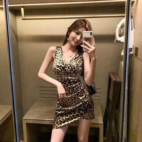 summer temperament low-cut deep v-neck leopard print slim dress with arms split casual dresses, Black;gray
summer temperament low-cut deep v-neck leopard print slim dress with arms split casual dresses, Black;gray