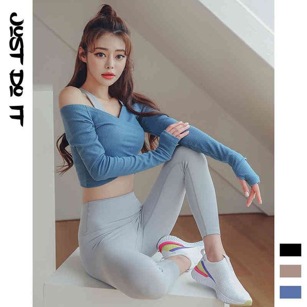 2020 new autumn and winter long sve yoga sports women's korean outdoor fitns suit three piece set, Gray
2020 new autumn and winter long sve yoga sports women's korean outdoor fitns suit three piece set, Gray