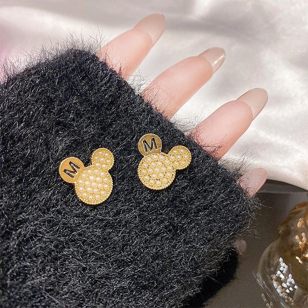 stud cute mouse earrings pearls cartoon animal letter m 2021 charm fashion jewelry wholesale luxury wedding gifts for women, Golden;silver
stud cute mouse earrings pearls cartoon animal letter m 2021 charm fashion jewelry wholesale luxury wedding gifts for women, Golden;silver