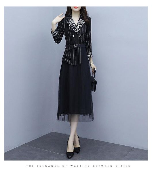 casual dresses the spring and autumn fashion office lady temperament sim waist suit collar mesh stitched women's dress., Black;gray
casual dresses the spring and autumn fashion office lady temperament sim waist suit collar mesh stitched women's dress., Black;gray