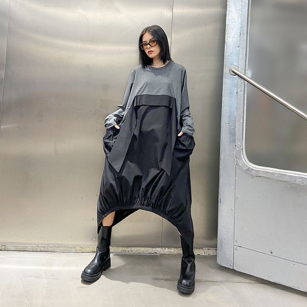 Korean style selling Shredded ladies dressed streetwear oversized female dress casual, Black;gray
Korean style selling Shredded ladies dressed streetwear oversized female dress casual, Black;gray
