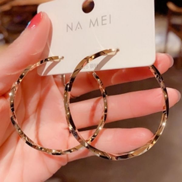 s925 silver needle style, exaggerated personality, big circle net red fashion temperament, earrings, and earrings, Black
s925 silver needle style, exaggerated personality, big circle net red fashion temperament, earrings, and earrings, Black