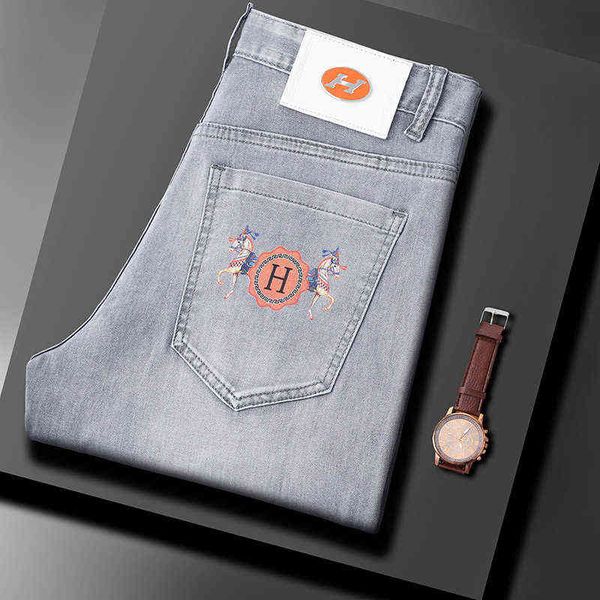 light luxury european 2022 fashion men's jeans elastic leisure slim fit small footprint flower spring and summer style, Blue
light luxury european 2022 fashion men's jeans elastic leisure slim fit small footprint flower spring and summer style, Blue