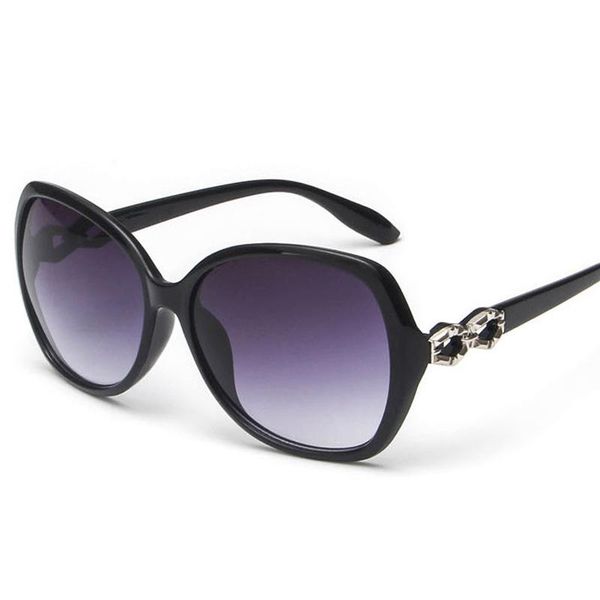 sunglasses vintage gradient frame women's retro metal decoration shades for female elegant glasses sun zonnebril dames 2021, White;black
sunglasses vintage gradient frame women's retro metal decoration shades for female elegant glasses sun zonnebril dames 2021, White;black