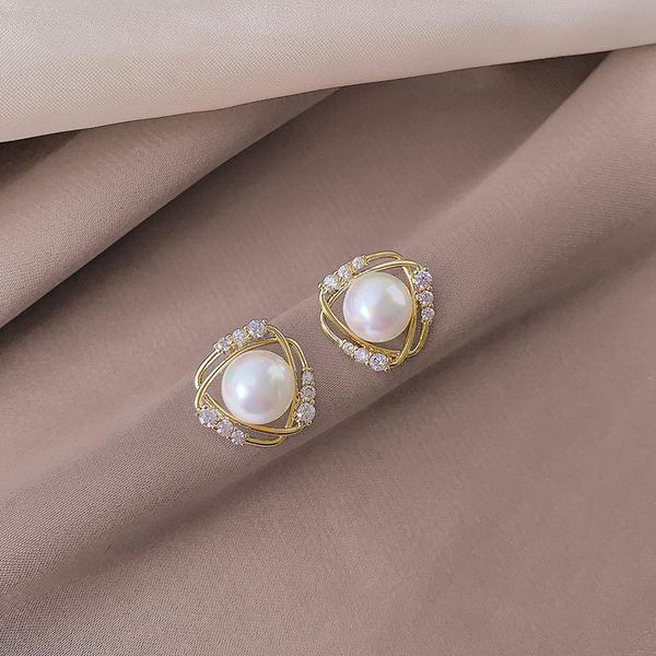 stud simple elegant small pearl cute earrings for women 2021 fashion jewelry party ladies' unusual accessories gift, Golden;silver
stud simple elegant small pearl cute earrings for women 2021 fashion jewelry party ladies' unusual accessories gift, Golden;silver