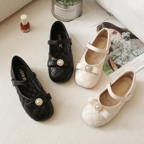 spring girl' single leather shoes bow pearl with solid color soft-soled fashion princess girl flat, Black;grey
spring girl' single leather shoes bow pearl with solid color soft-soled fashion princess girl flat, Black;grey