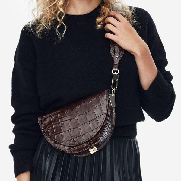 evening bags niche design custom bag tide brand crocodile pattern wide shoulder strap crossbody small semicircle saddle
evening bags niche design custom bag tide brand crocodile pattern wide shoulder strap crossbody small semicircle saddle