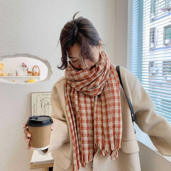 2021 autumn and winter classic plaid cashmere scarf versatile trend warm casual style thickened for female students, Blue;gray
2021 autumn and winter classic plaid cashmere scarf versatile trend warm casual style thickened for female students, Blue;gray