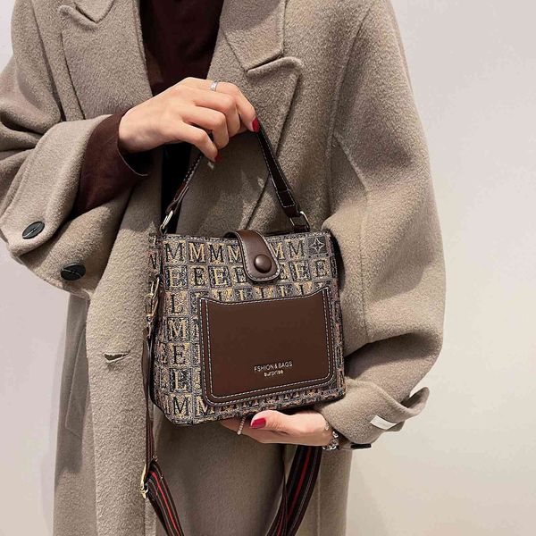 outlet online 70% off sale zhuojing portable autumn minority bag women's shoulder 2021 new versatile messenger vertical small square
outlet online 70% off sale zhuojing portable autumn minority bag women's shoulder 2021 new versatile messenger vertical small square