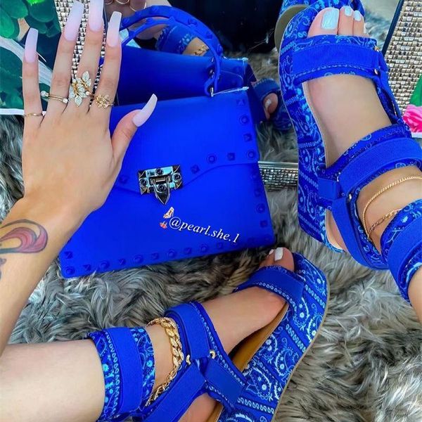 dress shoes 2021 women slippers comfort flat heels for slipper sandals summer high quality, Black
dress shoes 2021 women slippers comfort flat heels for slipper sandals summer high quality, Black