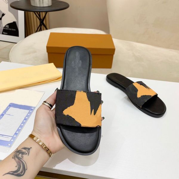 2021 women slippers fashion paris sandals summer girl beach flats casual shoes loafers classic with box, Black
2021 women slippers fashion paris sandals summer girl beach flats casual shoes loafers classic with box, Black