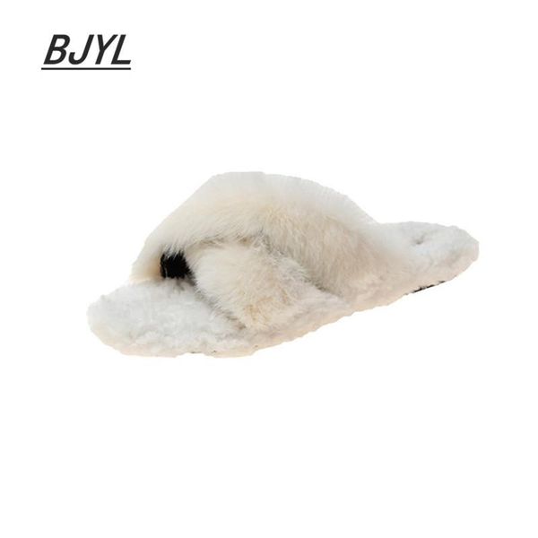 slippers cross fur female autumn and winter fashion wear 2021 flat slip net red word drag, Black
slippers cross fur female autumn and winter fashion wear 2021 flat slip net red word drag, Black