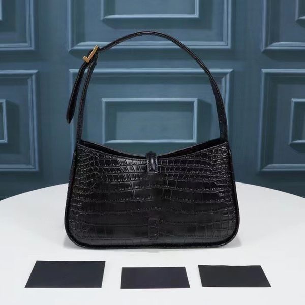r bag armpit bag single shoulder bags from 5 to 7 crocodile snake skin paint surface plug-in buckle made of different material styles
r bag armpit bag single shoulder bags from 5 to 7 crocodile snake skin paint surface plug-in buckle made of different material styles