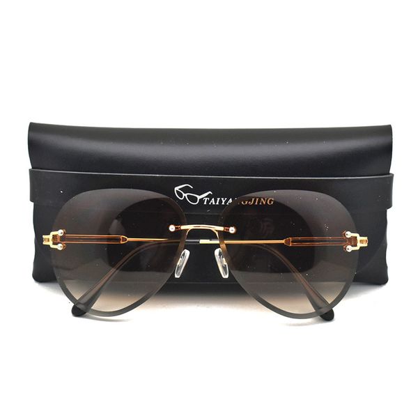 2021 summer fashion designer sunglasses women 2021 rimless vintage glasses classic pilot frame sun shades for womens zonnebril dames a520, White;black
2021 summer fashion designer sunglasses women 2021 rimless vintage glasses classic pilot frame sun shades for womens zonnebril dames a520, White;black