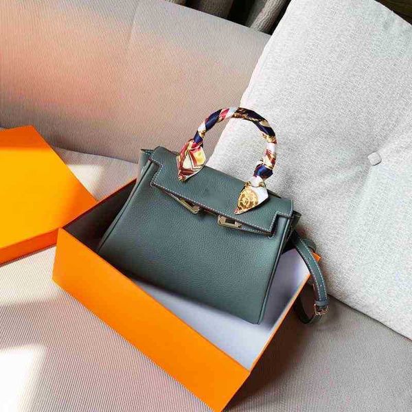 CLASSIC FLOWER H Designer Handbag 2021 New Fashion Large Capacity Togo Head Soft Leather Portable KELYs Bag Leather Versatile Messenger Bag
CLASSIC FLOWER H Designer Handbag 2021 New Fashion Large Capacity Togo Head Soft Leather Portable KELYs Bag Leather Versatile Messenger Bag