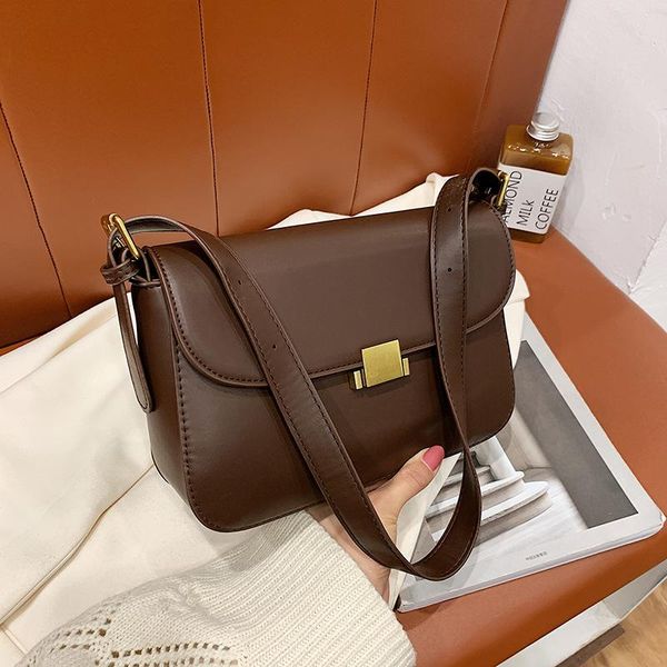 luxury design women handbags 2021 autumn and winter trendy fashion atmosphere female bag wild single shoulder messenger cross body
luxury design women handbags 2021 autumn and winter trendy fashion atmosphere female bag wild single shoulder messenger cross body